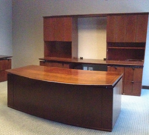 Used Office Desks Used Geiger Executive Desk Credenza Hutch At