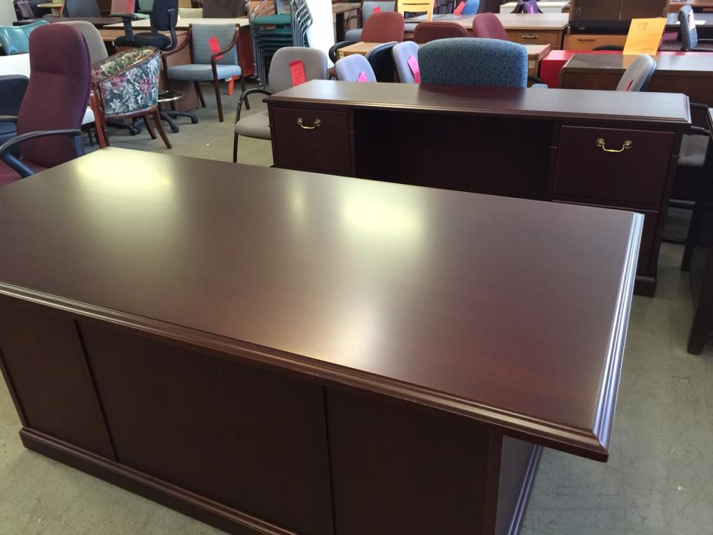 Used Office Desks : EXECUTIVE SET DESK & CREDENZA by STEELCASE at