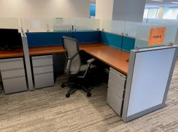 Pre-owned Herman Miller Canvas Stations
