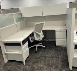 Pre-owned 6'x6' HON Accelerate Workstations