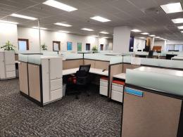 Maxon Prefix Workstations  with frosted glass