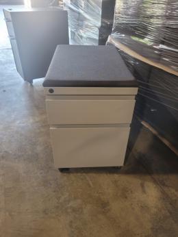 Mobile pedestals with cussion top