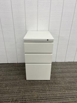 Herman Miller White Box/Box/File Pedestal