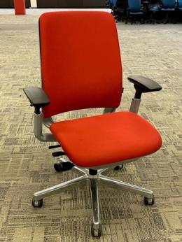Pre-Owned Steelcase Amia Task Chair (Red/Plat