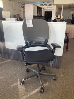 Used Steelcase Leap V1