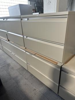 2 DR Lateral File Cabinet in BeigeMetal Finis